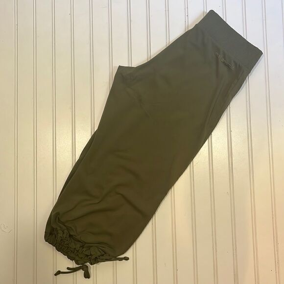 Puma mahanula mid rise joggers - Picture 1 of 6